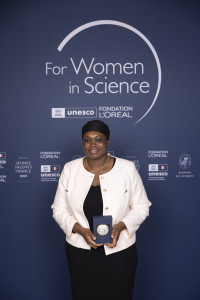 D. C. E. Kone , Doctorante à la SETE, Laureate prix L'Oréal ... Image 1